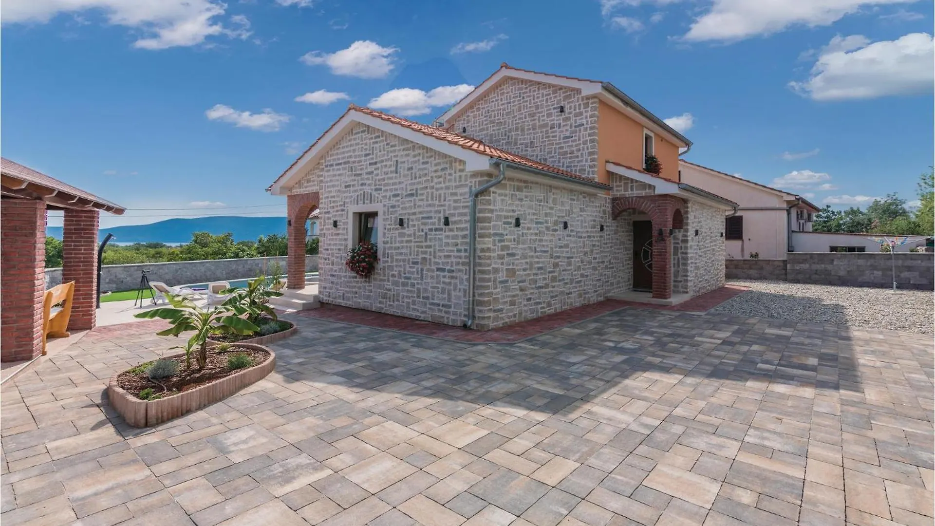 Lovely Home In Krk With Kitchen Vrh  Prázdninový dům