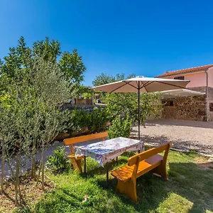 Holiday Home Vrh Ferienhaus